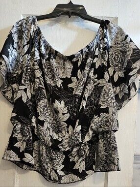 I.N.C. Black & White Floral Off‑Shoulder Women’s Top. Blouson/peplum Design.